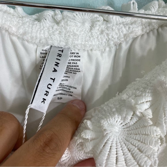 Trina Turk Bardot Eyelet Floral Crochet Swim Cover‎ Up Dress Shoulder Mini Sz S - Picture 5 of 9